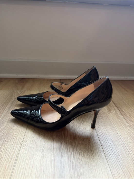 Manolo Blahnik Shoes - Manolo Blahnik Classic Black Patent Pointed-Toe Mary Jane Pumps Sz 39